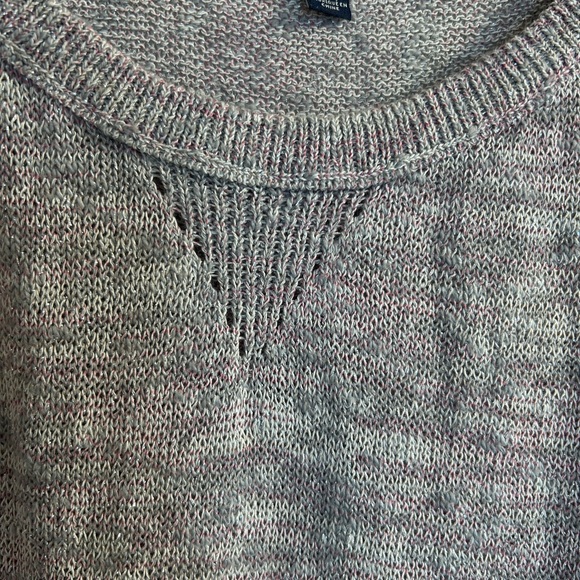 American Eagle Outfitters Womens Large Silver Sweater With Pink Tones & Metalic - Picture 6 of 7